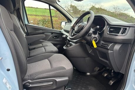 Renault Trafic SL28 Business Plus 130 ps dCi - Twin Side Loading Doors 21