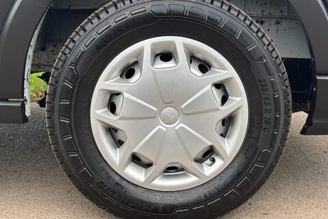 Ford Transit 350 L2 H3 130 ps Workshop Van with Air Con 32