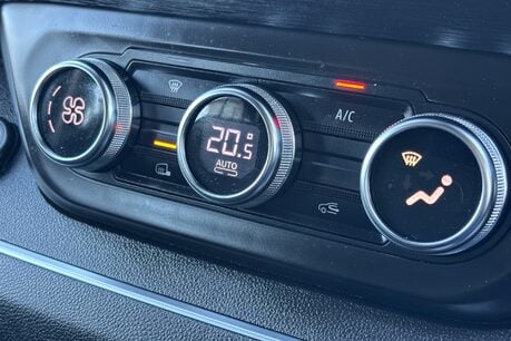 Renault Trafic LL30 Extra Sport EDC 170ps Crew Van 23