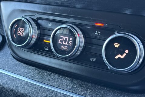 Renault Trafic LL30 Extra Sport EDC 170ps Crew Van 21