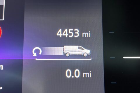 Renault Trafic LL30 Extra Sport EDC 170ps Crew Van 42