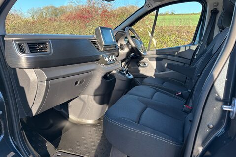 Renault Trafic LL30 Extra Sport EDC 170ps Crew Van 15