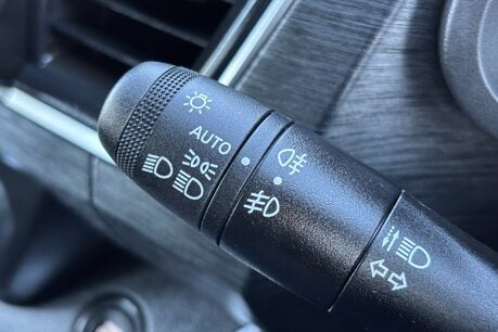 Renault Trafic LL30 Extra Sport EDC 170ps Crew Van 44