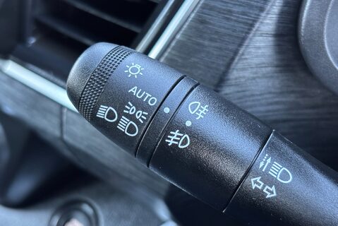 Renault Trafic LL30 Extra Sport EDC 170ps Crew Van 36