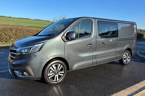 Renault Trafic LL30 Extra Sport EDC 170ps Crew Van 1