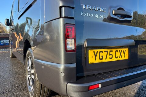 Renault Trafic LL30 Extra Sport EDC 170ps Crew Van 28
