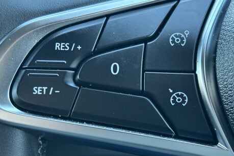 Renault Trafic LL30 Extra Sport EDC 170ps Crew Van 46