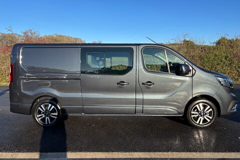 Renault Trafic LL30 Extra Sport EDC 170ps Crew Van 9