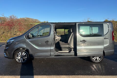 Renault Trafic LL30 Extra Sport EDC 170ps Crew Van 8