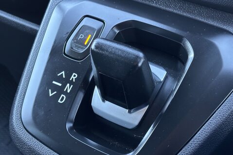 Renault Trafic LL30 Extra Sport EDC 170ps Crew Van 40