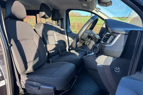 Renault Trafic LL30 Extra Sport EDC 170ps Crew Van 4