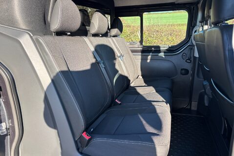 Renault Trafic LL30 Extra Sport EDC 170ps Crew Van 19