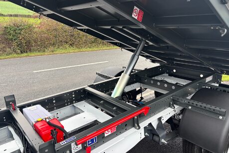 Ford Transit 350 L2 Drw 130 ps Single Cab Tipper - Air Con / Rear Camera / Cruise 9