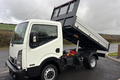 Nissan NT400 Cabstar dCi 35.13 Tipper - No VAT 1