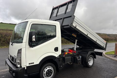 Nissan NT400 Cabstar dCi 35.13 Tipper - No VAT 1
