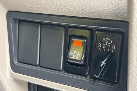 Nissan NT400 Cabstar dCi 35.13 Tipper - No VAT 35