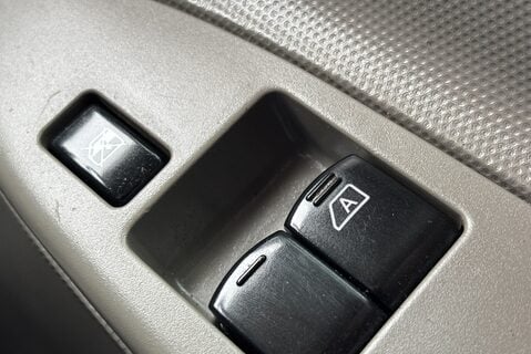 Nissan NT400 Cabstar dCi 35.13 Tipper - No VAT 36