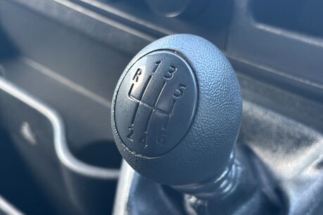 Vauxhall Movano F3500 125 ps Cdti Luton with Tail Lift & Air Con - Direct from MOD 37