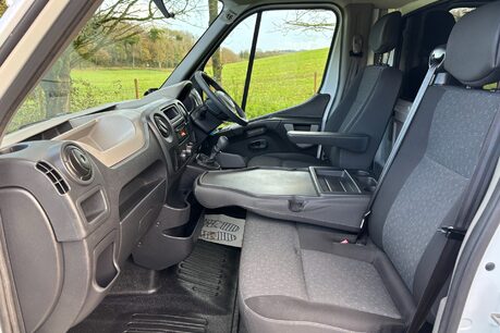 Vauxhall Movano F3500 125 ps Cdti Luton with Tail Lift & Air Con - Direct from MOD 16