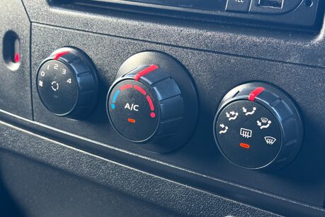 Vauxhall Movano F3500 125 ps Cdti Luton with Tail Lift & Air Con - Direct from MOD 18