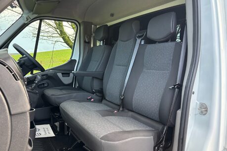 Vauxhall Movano F3500 125 ps Cdti Luton with Tail Lift & Air Con - Direct from MOD 26