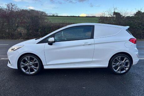 Ford Fiesta Sport 125 ps Ecoboost - Sat Nav / Parking Sensors - No VAT 8