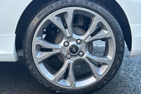 Ford Fiesta Sport 125 ps Ecoboost - Sat Nav / Parking Sensors - No VAT 33