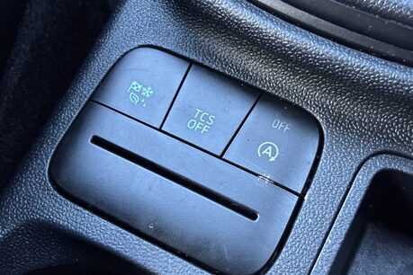 Ford Fiesta Sport 125 ps Ecoboost - Sat Nav / Parking Sensors - No VAT 40