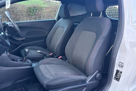 Ford Fiesta Sport 125 ps Ecoboost - Sat Nav / Parking Sensors - No VAT 26