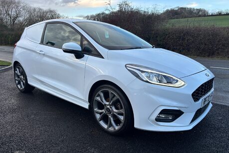 Ford Fiesta Sport 125 ps Ecoboost - Sat Nav / Parking Sensors - No VAT 5