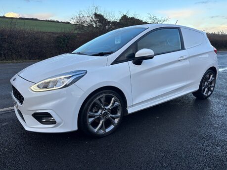 Ford Fiesta Sport 125 ps Ecoboost - Sat Nav / Parking Sensors - No VAT