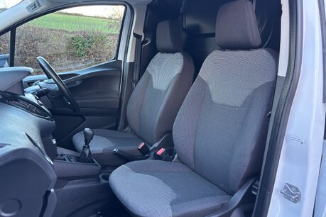 Ford Transit Courier Base Ecoboost 100 ps with Air Con / Rear Sensors 27