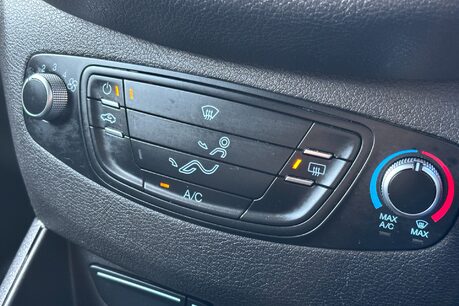 Ford Transit Courier Base Ecoboost 100 ps with Air Con / Rear Sensors 19