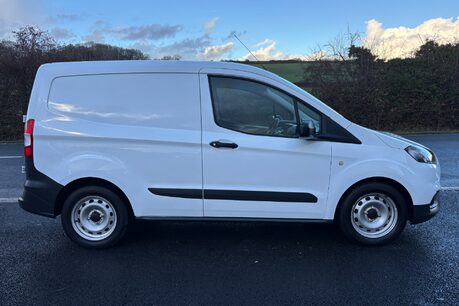 Ford Transit Courier Base Ecoboost 100 ps with Air Con / Rear Sensors 11