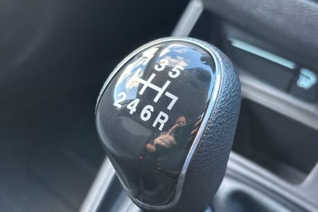 Ford Transit Courier Base Ecoboost 100 ps with Air Con / Rear Sensors 37