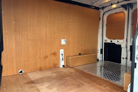 Ford Transit 350 Rwd L2 H2 130 ps Panel Van - Air Con / Rear Sensors 10