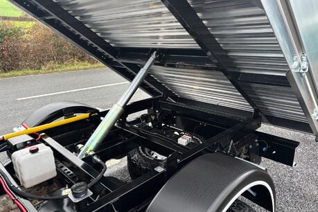 Isuzu D-Max ECB 1.9 TD Extra Cab Tipper 9