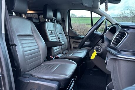 Ford Tourneo Custom 320 130 ps Titanium L2 9 Seater - Automatic 32