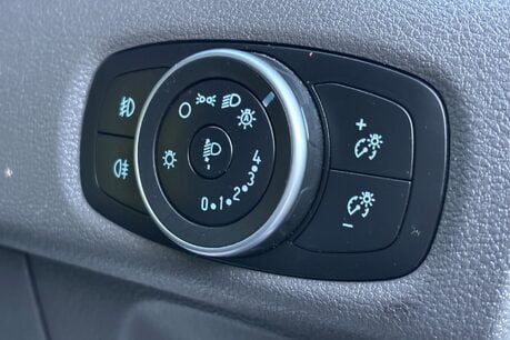 Ford Tourneo Custom 320 130 ps Titanium L2 9 Seater - Automatic 43