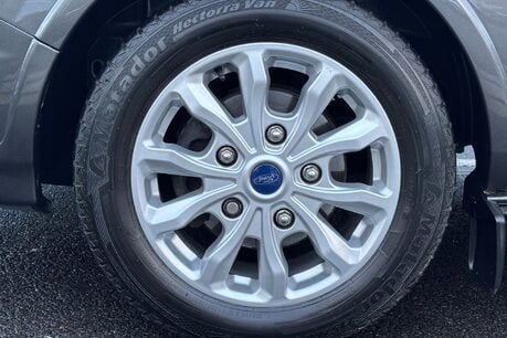 Ford Tourneo Custom 320 130 ps Titanium L2 9 Seater - Automatic 40