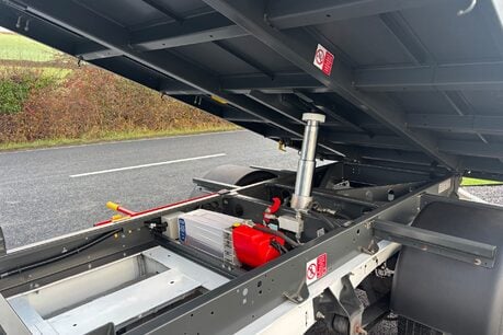 Ford Transit 350 Drw L2 130 ps Single Cab Caged Tipper - Tow Axle 9