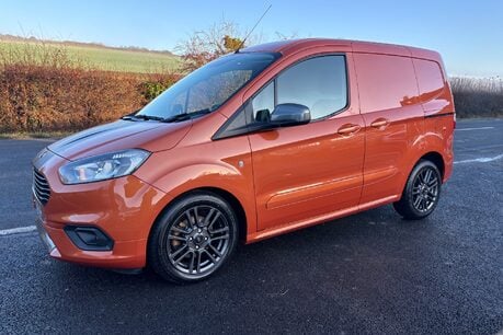 Ford Transit Courier Sport 1.0 Ecoboost - Sat Nav / Rear Camera 1