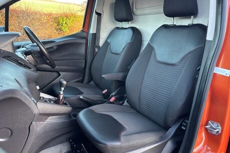Ford Transit Courier Sport 1.0 Ecoboost - Sat Nav / Rear Camera 29