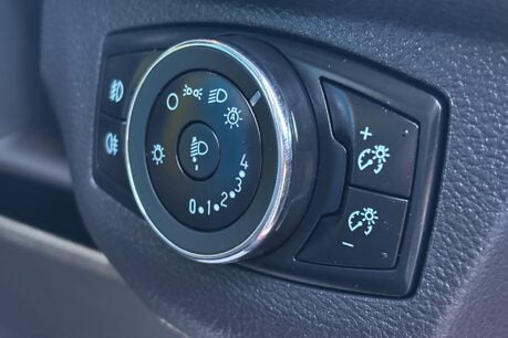 Ford Transit Courier Sport 1.0 Ecoboost - Sat Nav / Rear Camera 34