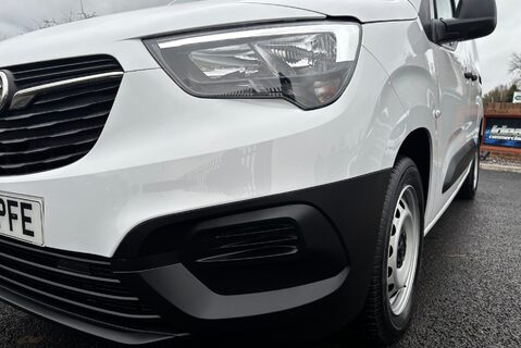 Vauxhall Combo L2H1 2300 Dynamic Panel Van 24