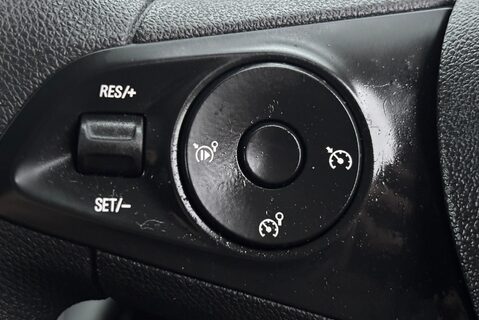 Vauxhall Combo L2H1 2300 Dynamic Panel Van 32