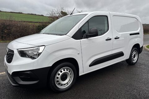Vauxhall Combo L2H1 2300 Dynamic Panel Van 1