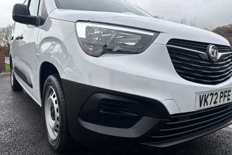 Vauxhall Combo L2H1 2300 Dynamic Panel Van 25
