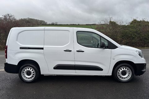 Vauxhall Combo L2H1 2300 Dynamic Panel Van 11