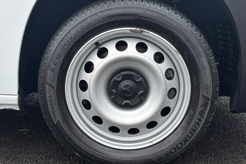 Vauxhall Combo L2H1 2300 Dynamic Panel Van 38